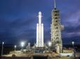 Уламки пошкодили птатформу: Центральний прискорювач Falcon Heavy звалився в море при 480 км/год (фото, відео)