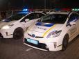 У салоні перебувала злодійка, котру розшукували: У Львові патрульного із затиснутою вікном автівки рукою злочинці протягнули сотню метрів (відео)