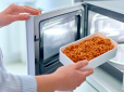 Не робіть помилок! ТОП-5 продуктів, які не можна розігрівати в мікрохвильовій печі