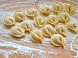 Господиням на замітку! Який продукт не дає тісту для пельменів розклеюватися